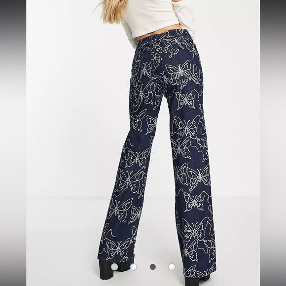 Jaded London low-rise boyfriend fit denim jeans in embossed butterfly size W25 - Picture 4 of 9